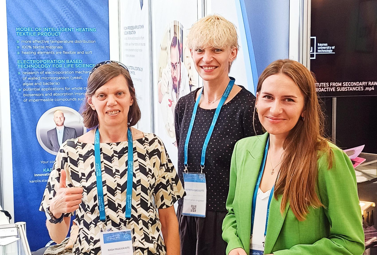 From left: biochemist Dr. Rasa Pauliukaitė, PhD student Kotryna Gasiulytė and Prakseda Mineikienė. Photo: FTMC