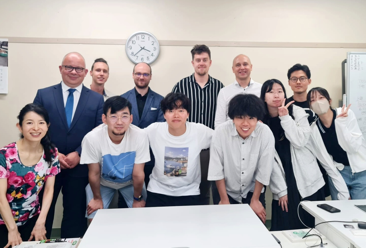 FTMC mokslininkai su prof. W. Kubo grupe Tokijo žemės ūkio ir technologijos universitete. FTMC nuotrauka