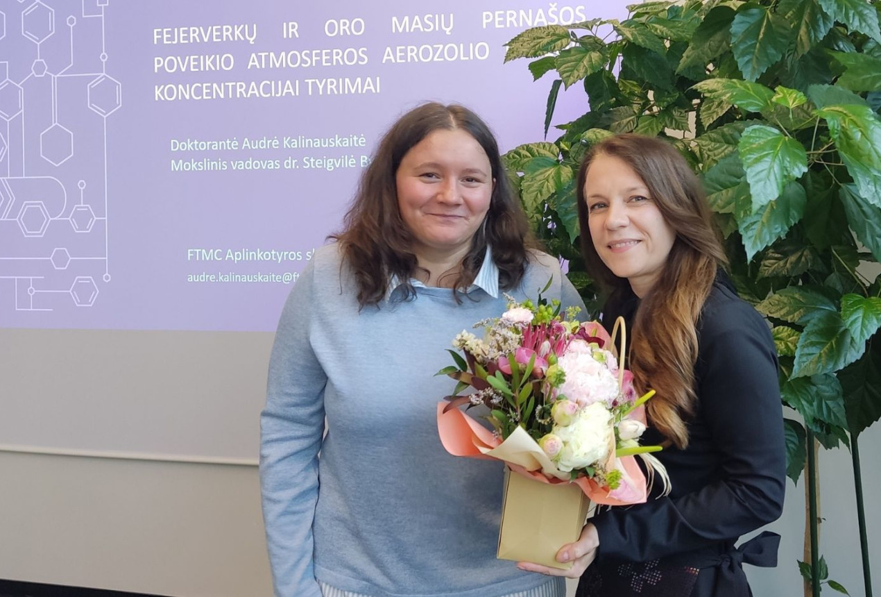 Dr. Audrė Kalinauskaitė ir jos darbo vadovė dr. Steigvilė Byčenkienė. FTMC nuotrauka