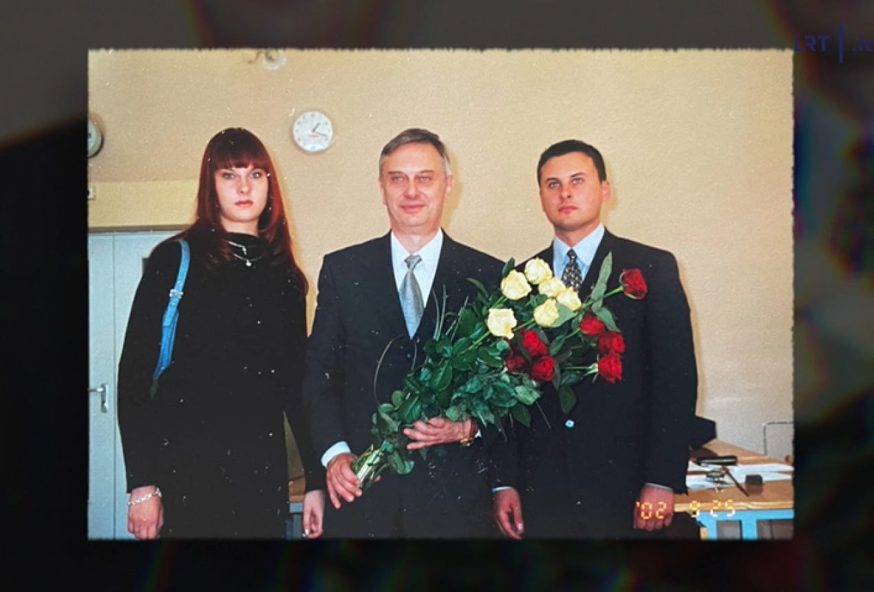 Ieva Plikusienė, Saulius Balevičius ir Zigmas Balevičius, 2002 m. Asmeninio archyvo nuotrauka / LRT.LT videomedžiagos kadras