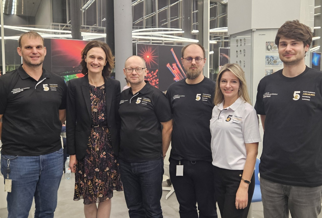 Dr. Žilvinas Ežerinskis, Viktorija Čmilytė-Nielsen, Linas Galkauskas, dr. Vytautas Žutautas, dr. Justina Šapolaitė ir dokt. Laurynas Bučinskas. FTMC nuotrauka