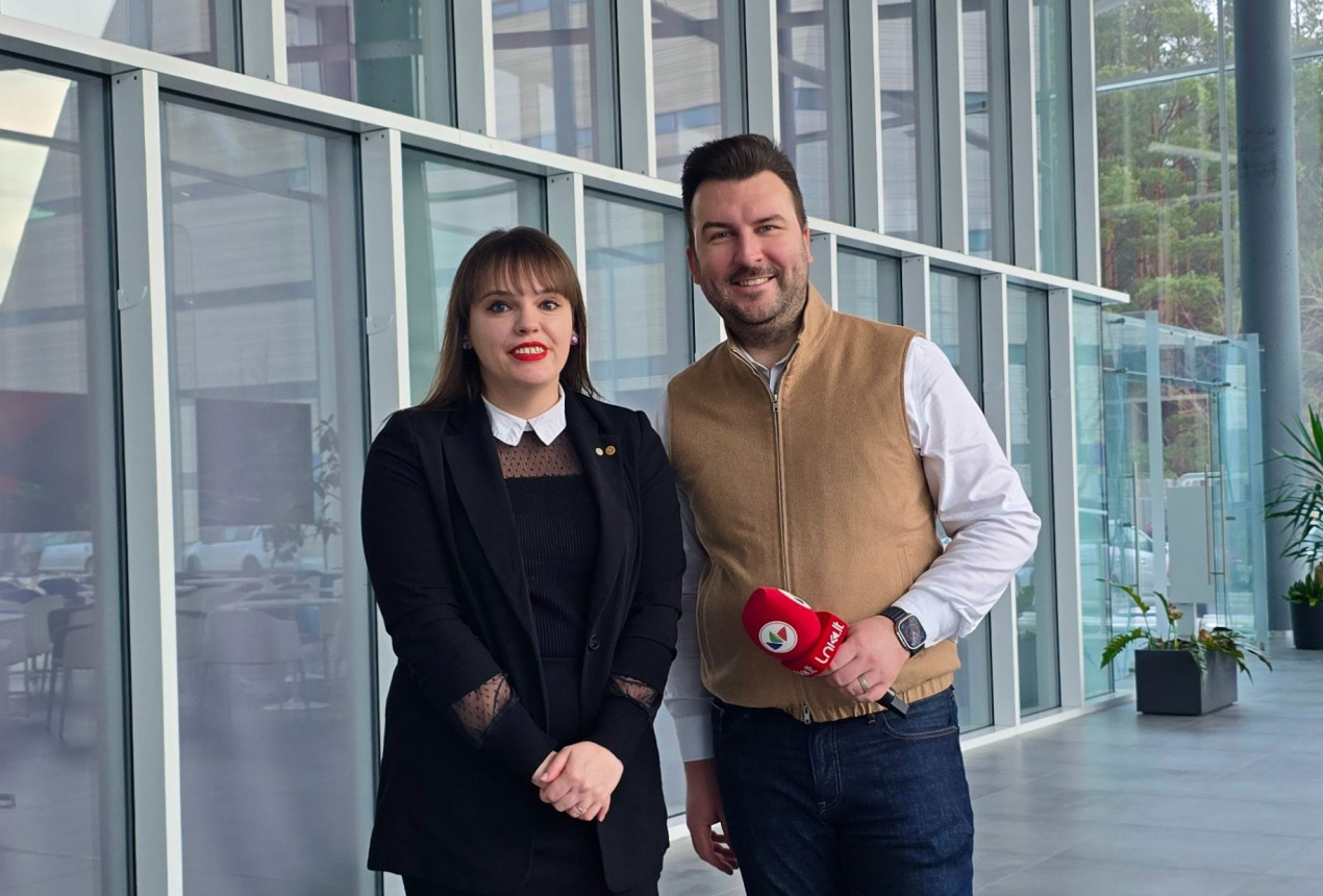 Dr. Mažena Mackoit-Sinkevičienė ir LNK žurnalistas Arnas Mazėtis. FTMC nuotrauka