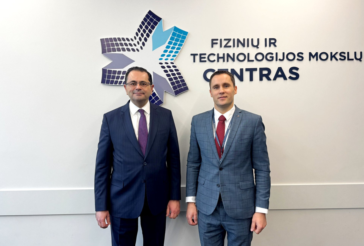 Turkish Ambassador to Lithuania Görkem Barış Tantekin and FTMC Director Prof. Dr Ramūnas Skaudžius. Photo: FTMC