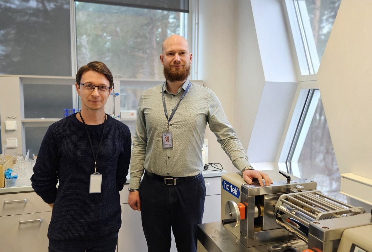 Chemist Dr. Tadas Matijošius and FTMC Innovation Manager Karolis Stašys. Photo: FTMC