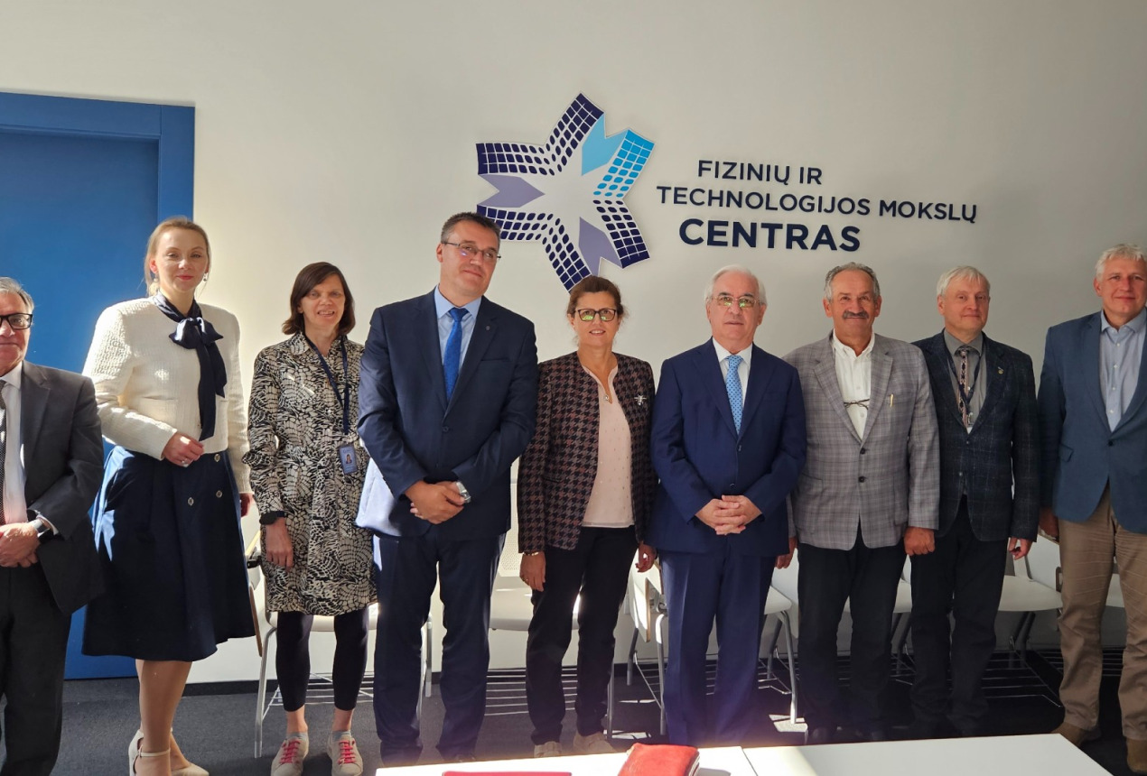 From left: Shaban Sinani, Dr Kristina Plauškaitė-Šukienė, Dr Rasa Pauliukaitė, Dorian Koci, Anila Hada, Skënder Gjinushi, Prof. Zenonas Dabkevičius, Prof. Gintaras Valušis and Prof. Aidas Matijošius. Photo: FTMC